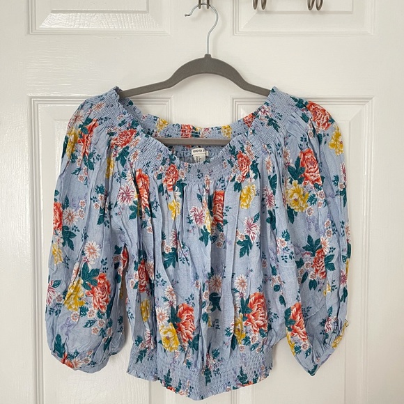 Forever 21 Floral Off the Shoulder Top - Picture 2 of 4